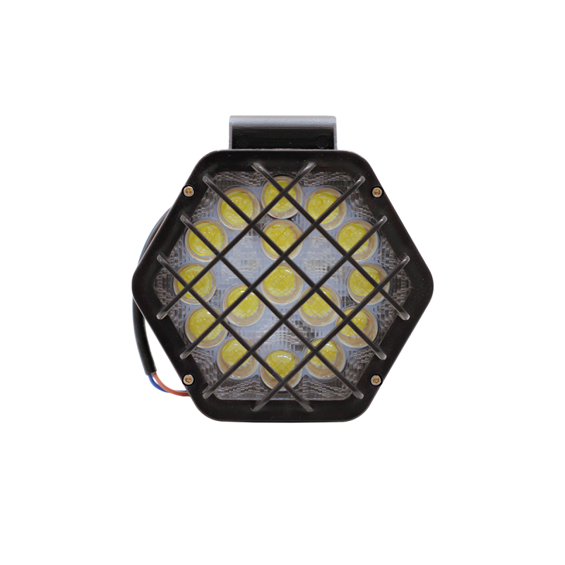 DJ7910BLALA OFF ROAD FARO DE LED UNIVERSAL ROMBOIDAL 48 WATTS (16 LED  3 WATTS) COLOR BLANCO 12V / 24V - HAZ DE LUZ SPOT -