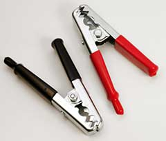 2200(-) CLIP PARA BATERIA 200 AMPER AISLADO NEGATIVO