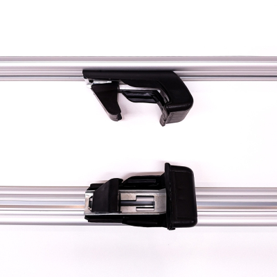 RACK003 PORTAEQUIPAJE DE TECHO UNIVERSAL DE ALUMINIO OVALADO PLATEADO 1.35 METROS CON LLAVE