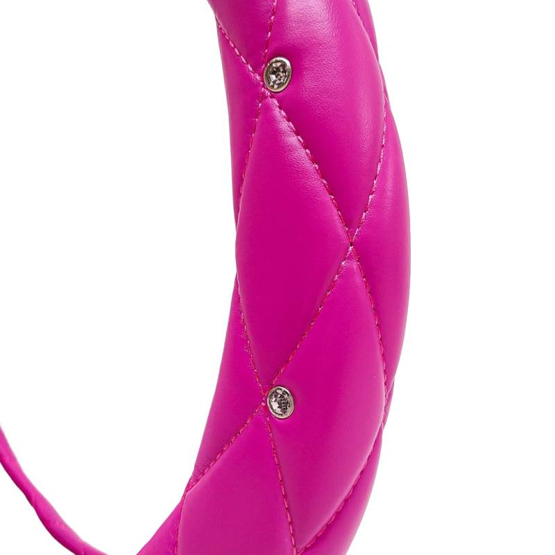 CV139 CUBRE VOLANTE GIRLS POWER - CUERO ROSA CON DIAMANTES 38CM