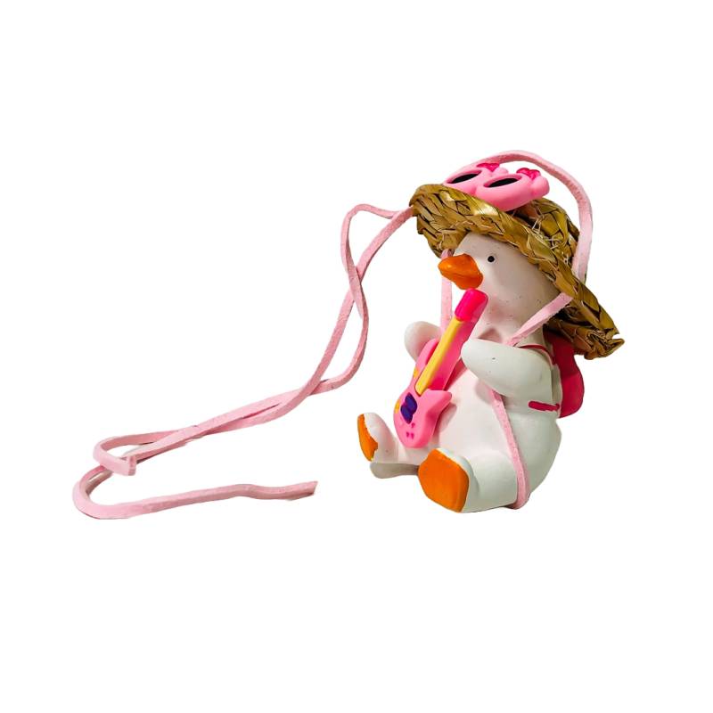 OR-DUCK015 PATITO DECORATIVO COLGANTE DE CERAMICA PARA AUTO TURISTA CON GAFAS, MOCHILA Y GUITARRA ROSA