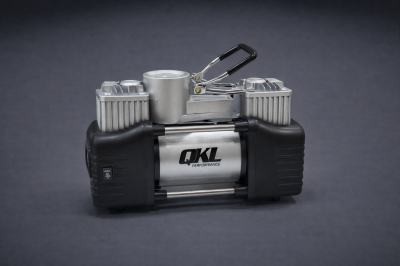 AI130 COMPRESOR DOBLE CILINDRO METALICO CON LUZ 12V QKL