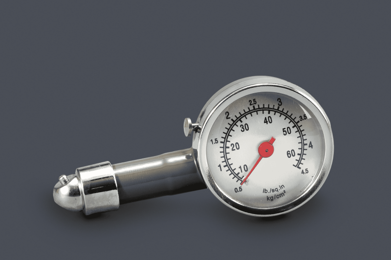 AN28 MEDIDOR DE PRESION DE NEUMATICO REDONDO METALICO QKL