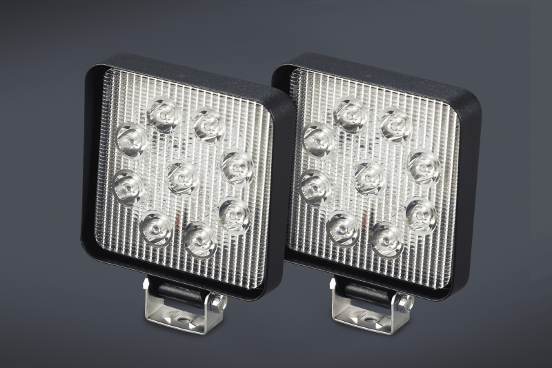 II22 FARO DE LED CUADRADO x2 11x11 CM (USO FUERA DE RUTA) 9 LEDS 27W 10-30 VOLTS