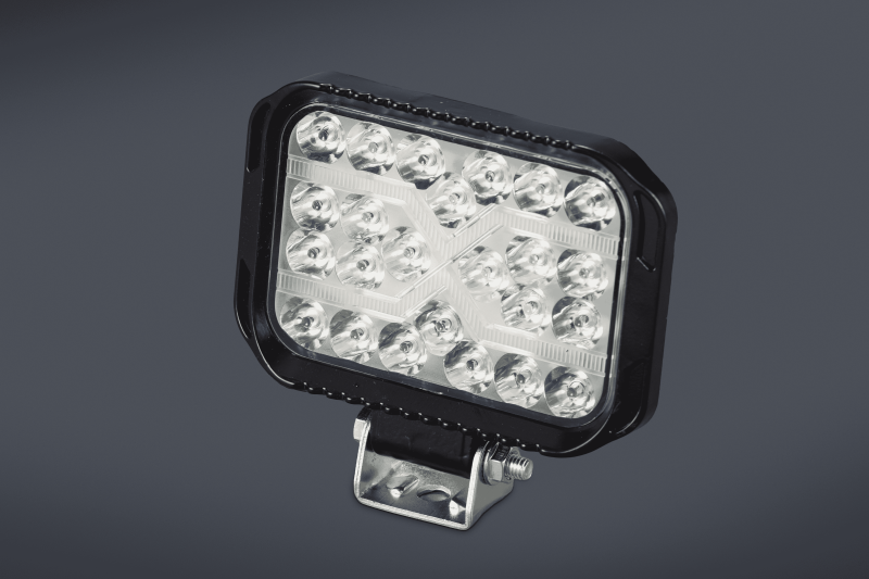 II57 FARO DE LED RECTANGULAR 15x10 CM (USO FUERA DE RUTA) 50 LEDS 37W 10-60 VOLTS