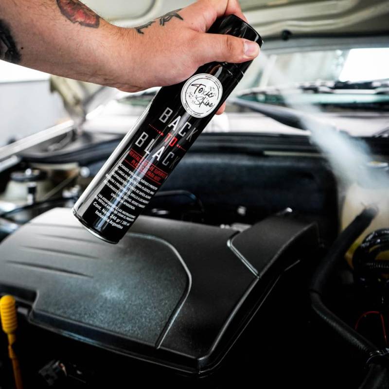 AER-BBLACK AEROSOL REVITALIZADOR SPUERFICIES PLASTICAS PARA AUTO. ACABADO BRILLANTE LARGA DURACION 390ml.